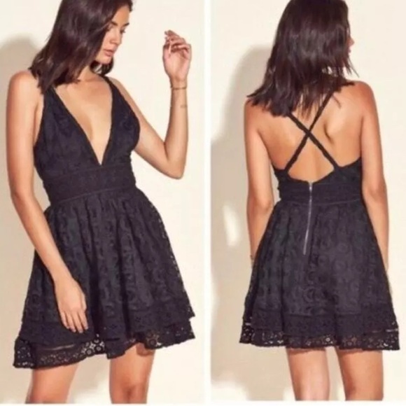 Lovers + Friends Moon Dance Dress Women’s Size Small Black Lace Cross Back - Picture 1 of 12